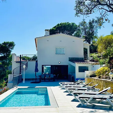 Cardina Costabravasi Holiday home *